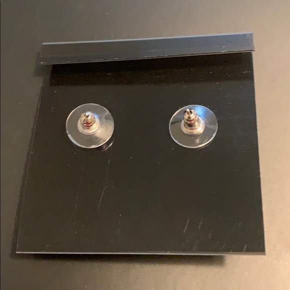 Earrings - Picture 2 of 3